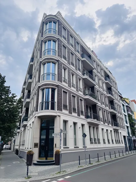 Exklusiv: 3-4 Zimmer mit Balkon  in Berlin-Mitte, Kleine Jägerstraße 11 — photo 1